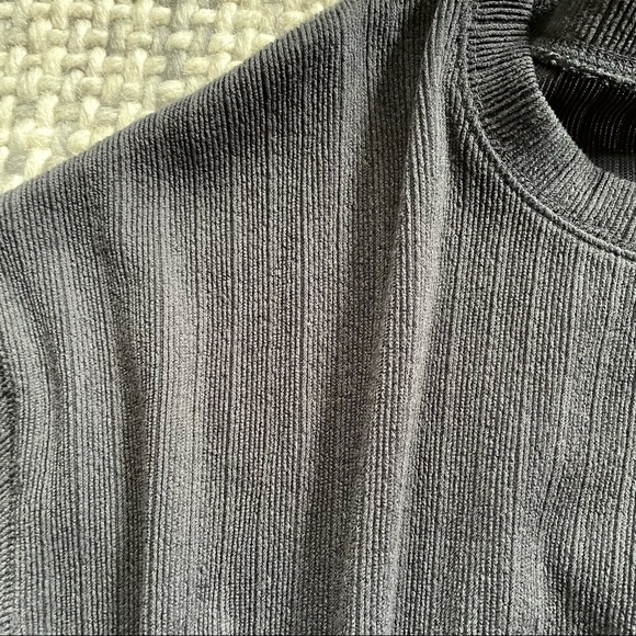 Zara Grey Ribbed Ruched Cropped Sweater Size Small - Picture 2 of 4